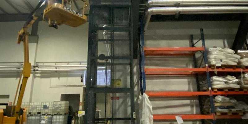 Ravago Petrokimya Hidrolik Kolonlu Yük Platformu (1500 kg) 