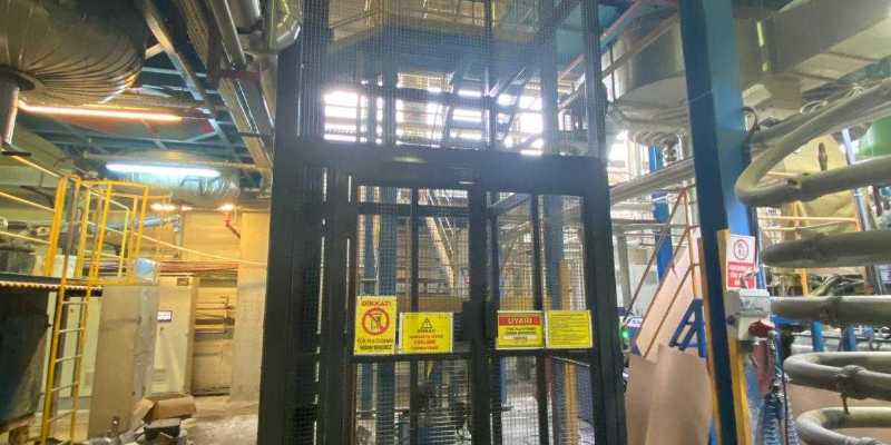 Ravago Petrokimya Hidrolik Kolonlu Yük Platformu (1500 kg) 