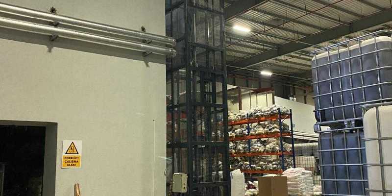 Ravago Petrokimya Hidrolik Kolonlu Yük Platformu (1500 kg) 